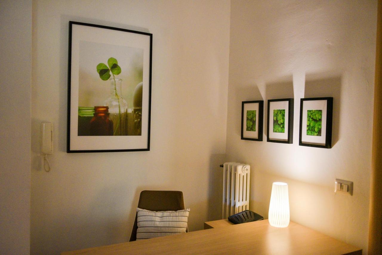 B&B Portafortuna Lucky Charm Salerno Bagian luar foto